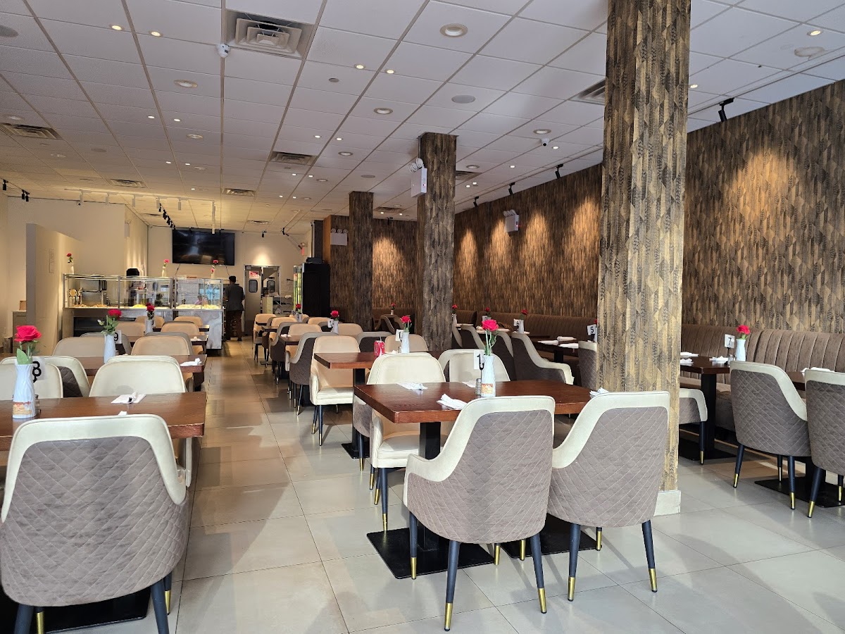 Chef's Mahal-Desi Restaurant & Grill